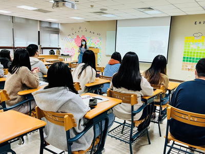 111.05.03中醫系天然藥物碩士班劉芝溶系友回娘家特別演講–1